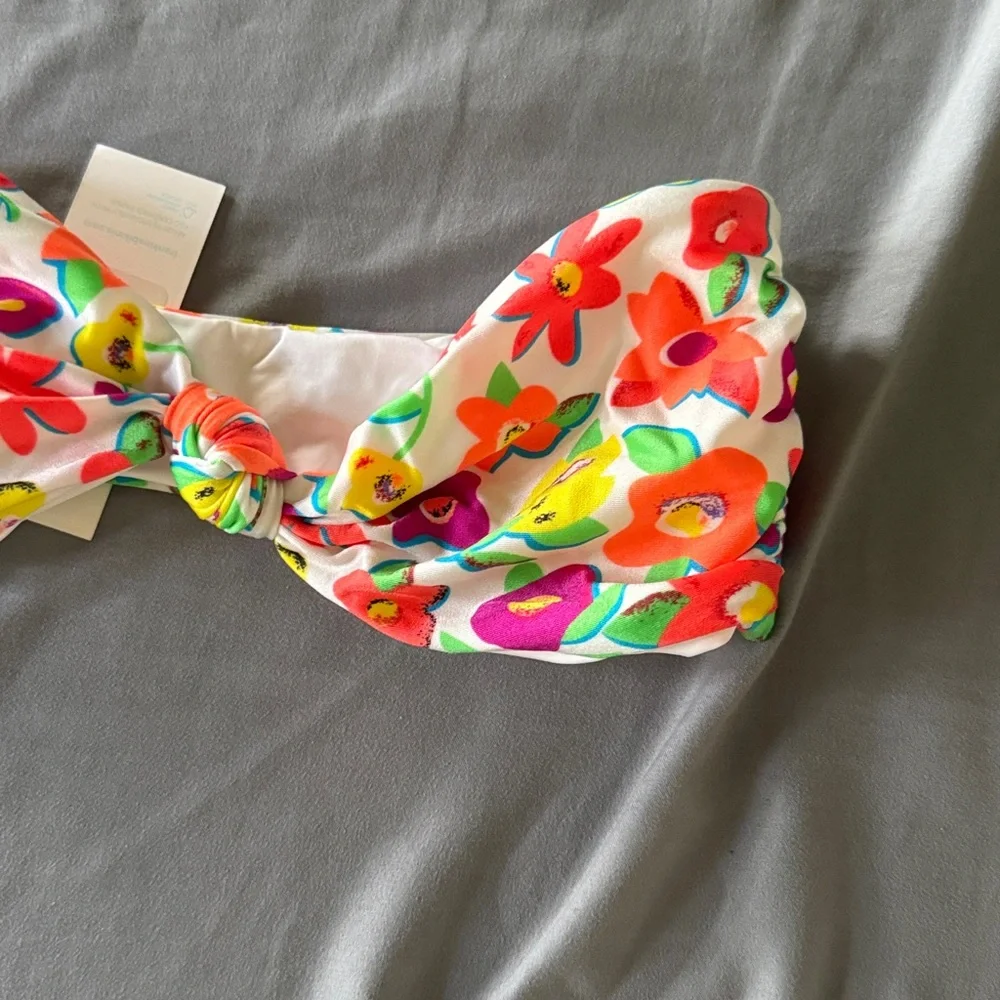 NWT FRANKIES BIKINIS Crescent Shine Bandeau Bikini Top, French Flowers, size M
